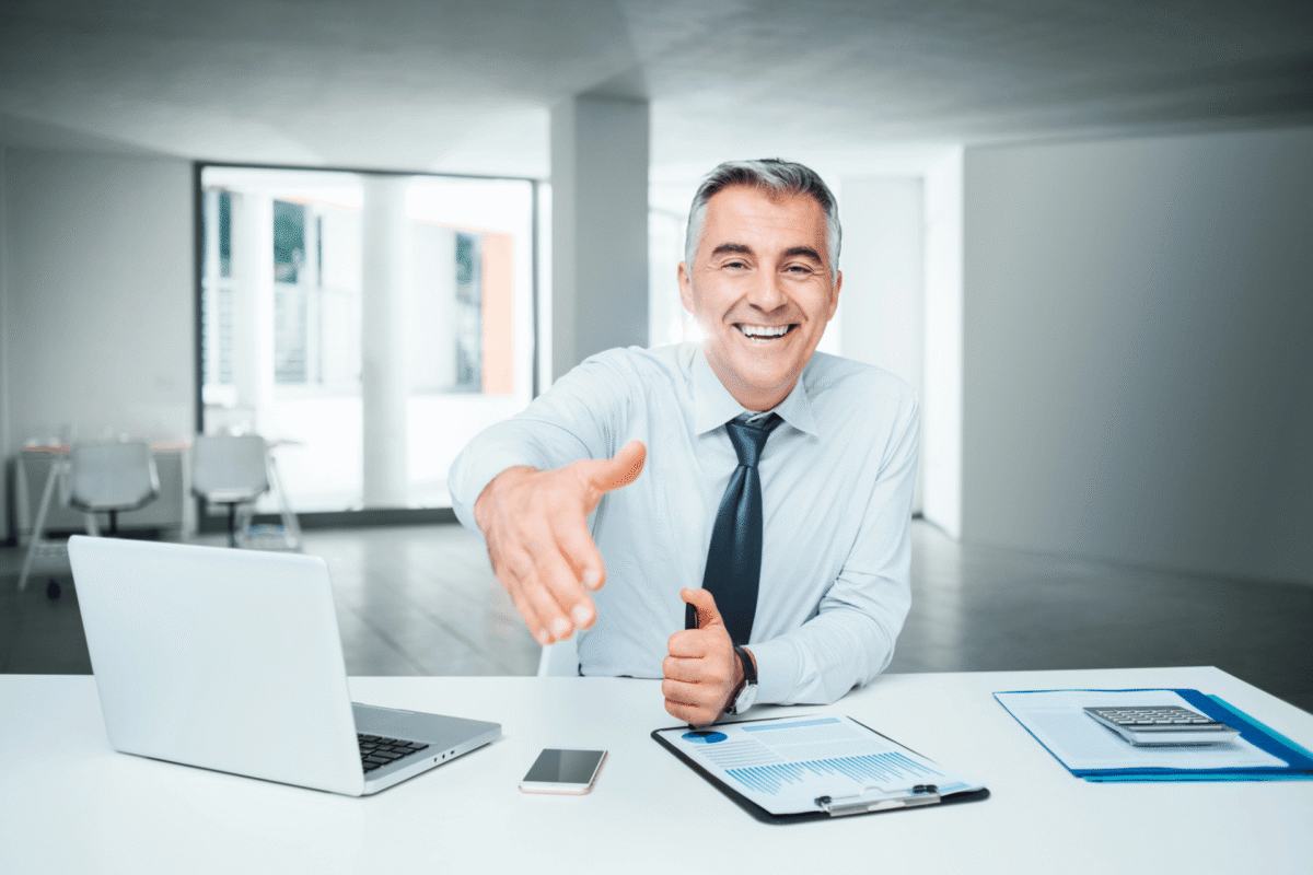 Medicare Insurance Agent in a Crystal Lake, IL Office